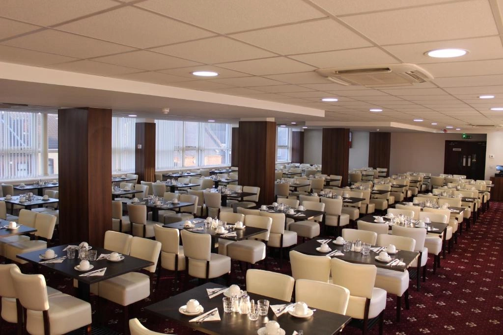 Spacious restaurant and breakfast room at Ox Hotel Manchester